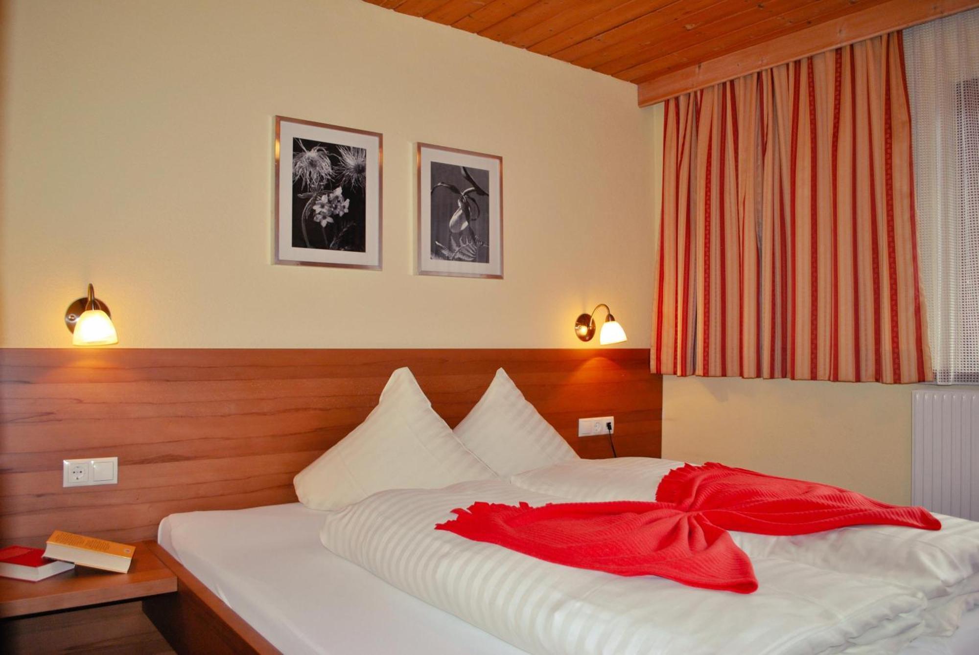 Hotel Pension Haid Sankt Leonhard im Pitztal Luaran gambar